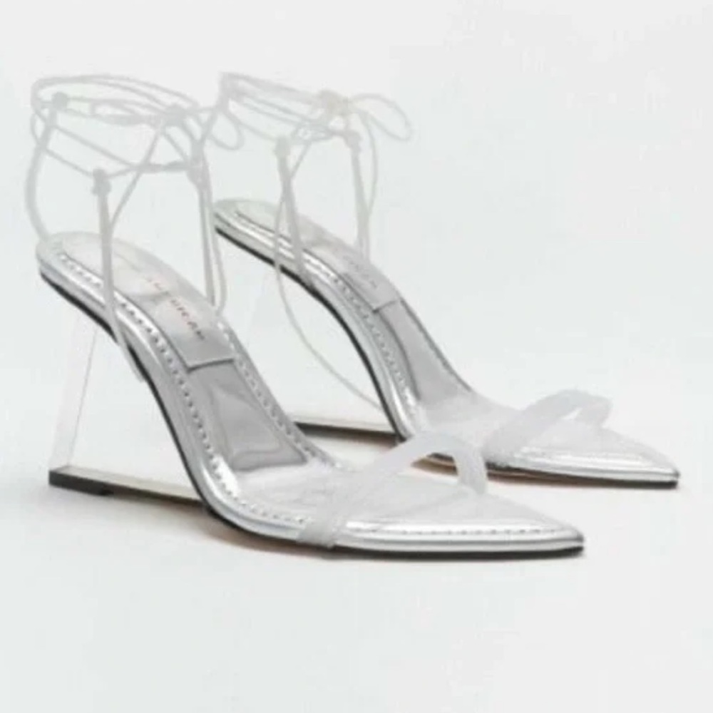 Good American Cinderella Strappy Silver Heels Size 5.5 NIB